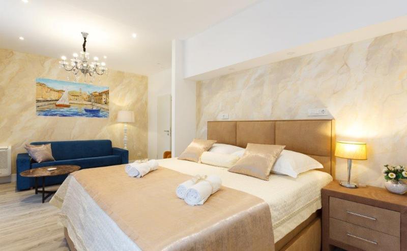 Well Of Life Luxury Rooms สปลิท ภายนอก รูปภาพ