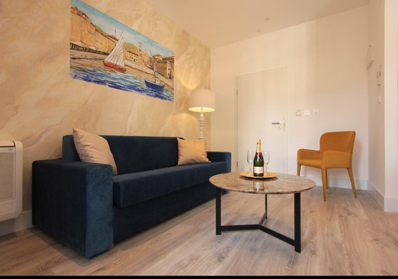 Well Of Life Luxury Rooms สปลิท ภายนอก รูปภาพ