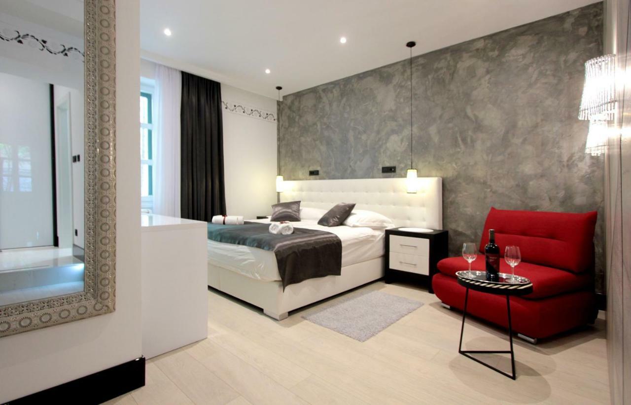 Well Of Life Luxury Rooms สปลิท ภายนอก รูปภาพ